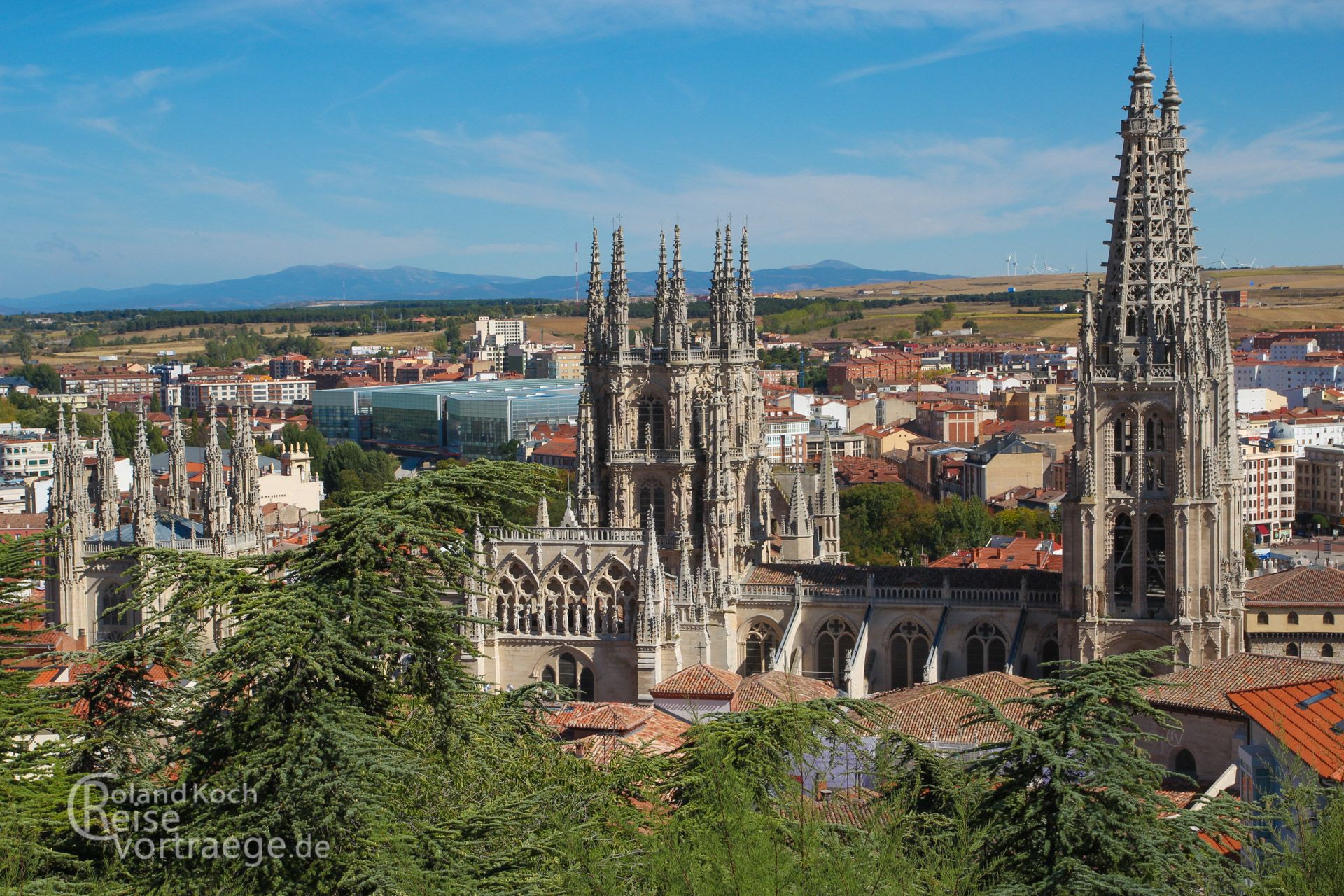 Spanien - Kastilien-Leon - Kathedrale - Panoramablick über Burgos vom Mirador do Castello